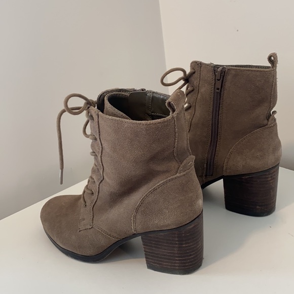 Nine West - laced boots with chunky heel - Picture 2 of 3